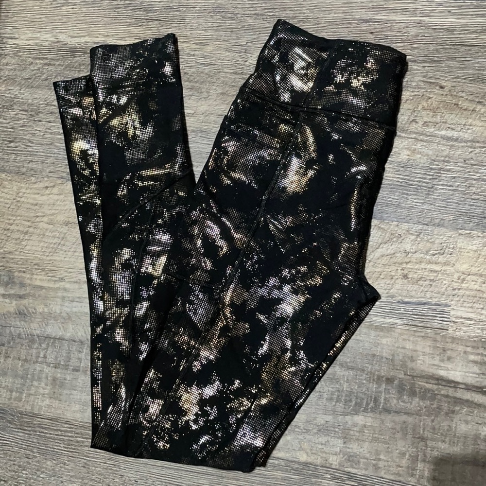 Victoria Secrets knockout leggings - Picture 1 of 4